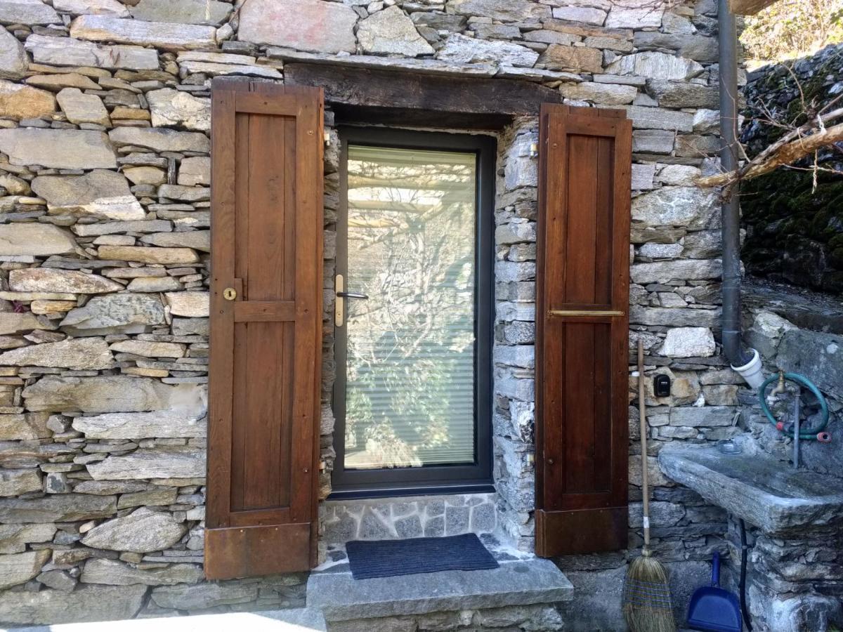 Rustico "Casa Di Sasso" Villa Intragna Buitenkant foto