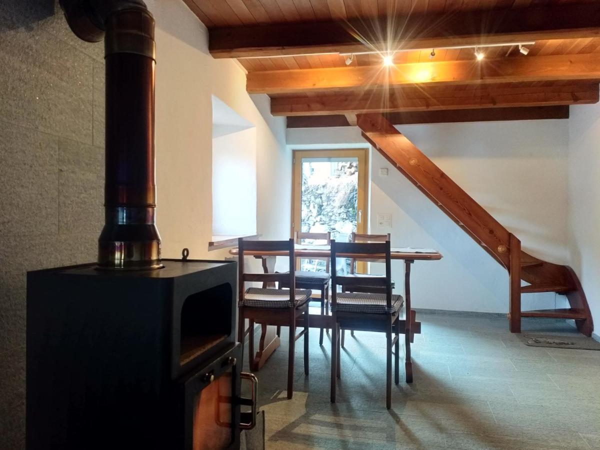 Rustico "Casa Di Sasso" Villa Intragna Buitenkant foto
