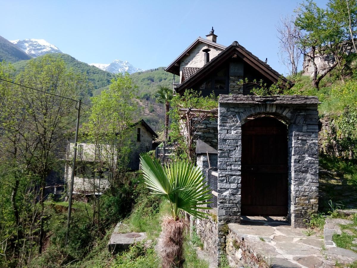 Rustico "Casa Di Sasso" Villa Intragna Buitenkant foto